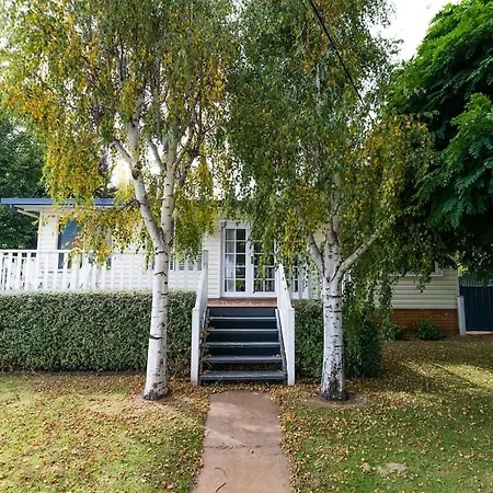 Cox Cottage Spacious Family Home Outdoor Pets Orange Exterior photo